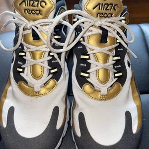 Nike air 270s gold